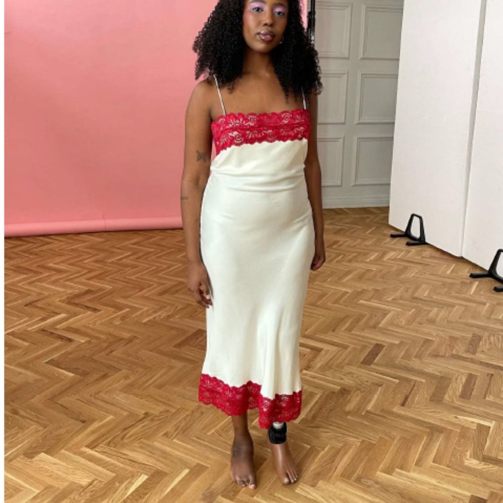 REMAKE Dream Dress Midi Cloud - Red Lace